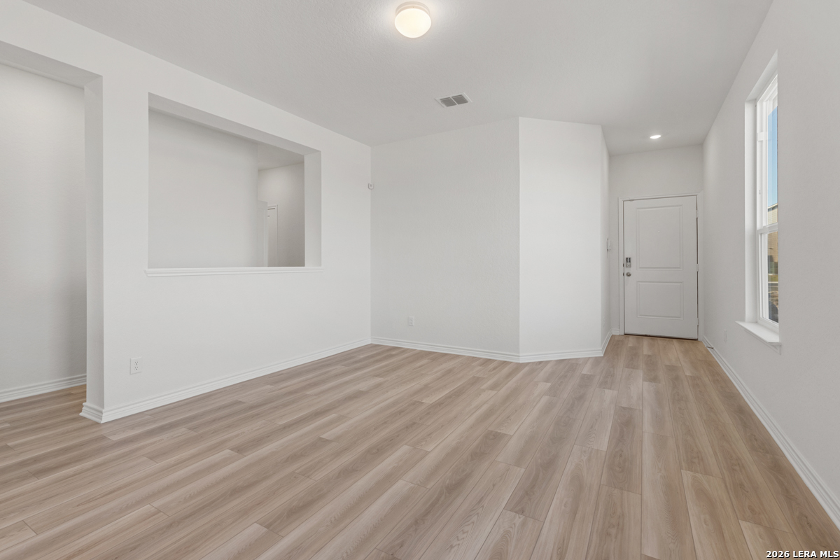 10037 Jagger Avenue Converse, TX 78109 - Photo 9 of 27