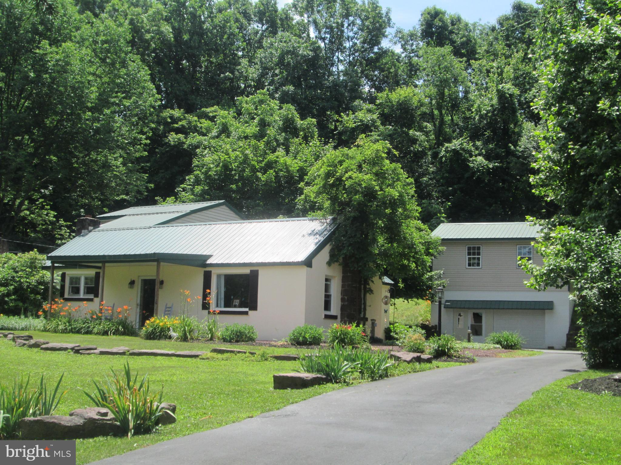 378 Sell Road Mohnton, PA 19540 - Photo 2 of 34