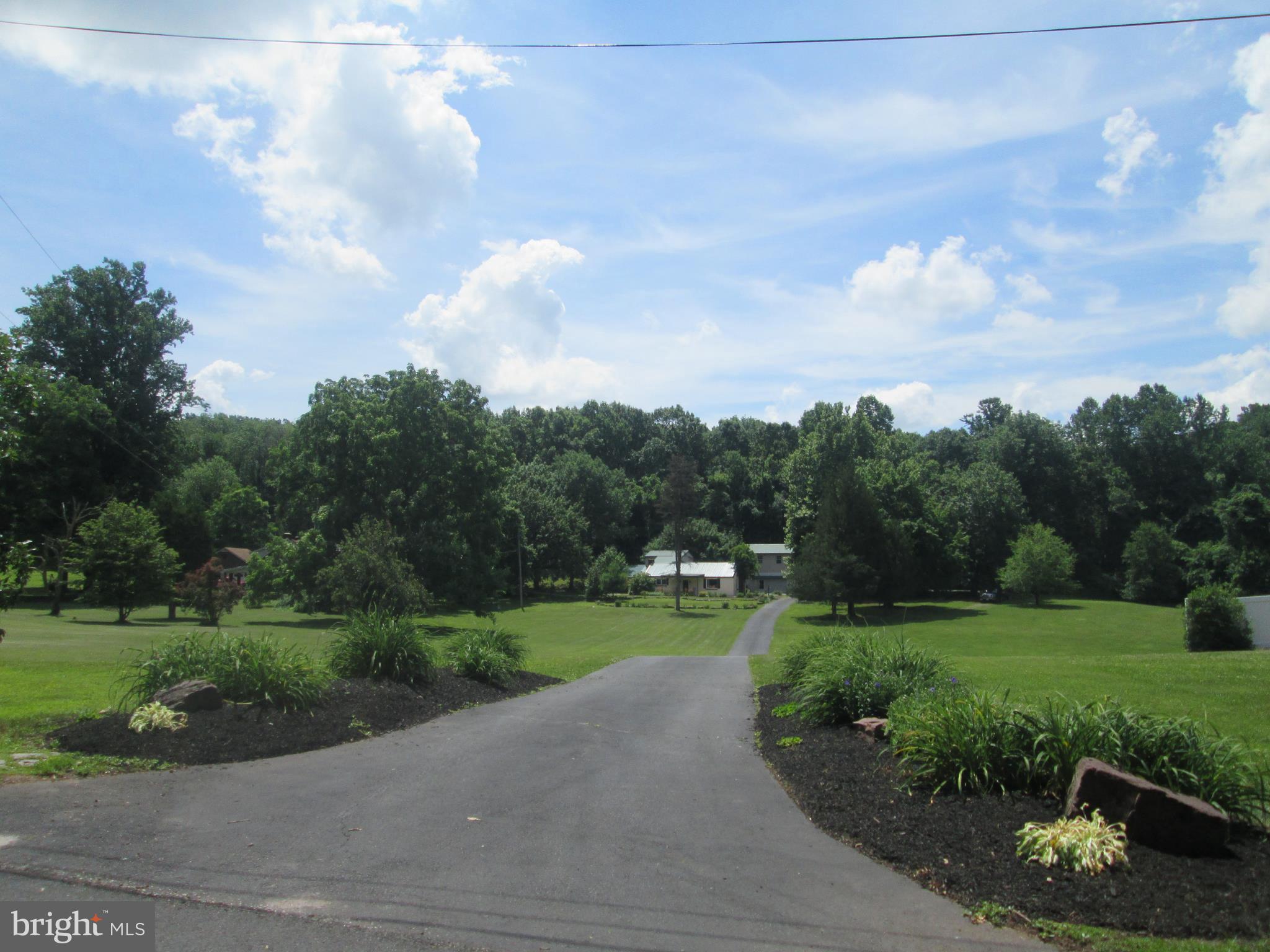 378 Sell Road Mohnton, PA 19540 - Photo 3 of 34