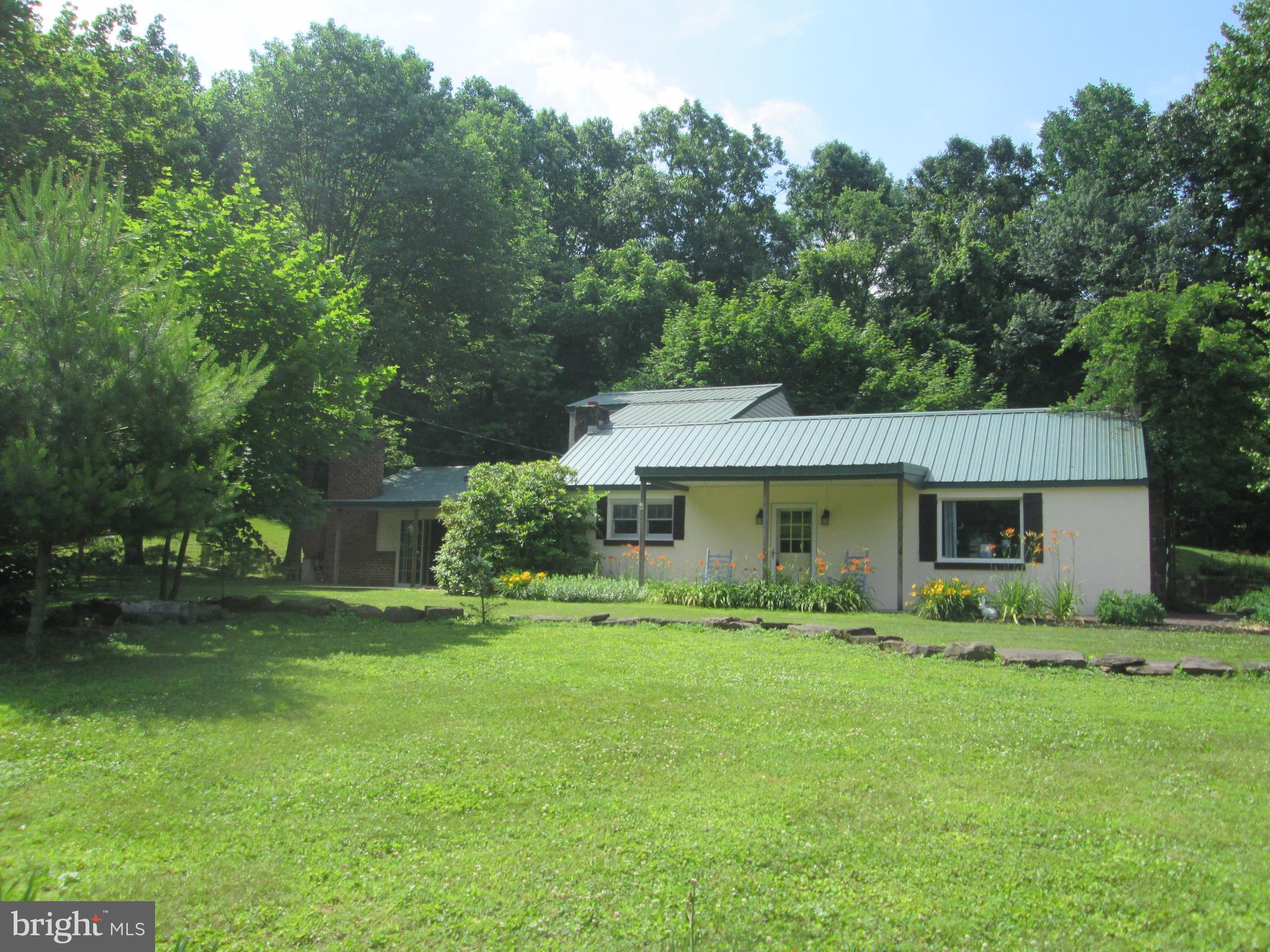 378 Sell Road Mohnton, PA 19540 - Photo 4 of 34