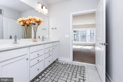 $520,000 | 100 St Ives Place, Unit 301, Oxon Hill, MD 20745