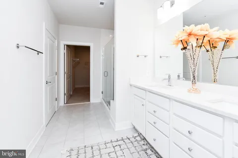 $520,000 | 100 St Ives Place, Unit 301, Oxon Hill, MD 20745