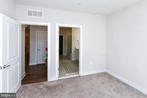 $520,000 | 100 St Ives Place, Unit 301, Oxon Hill, MD 20745