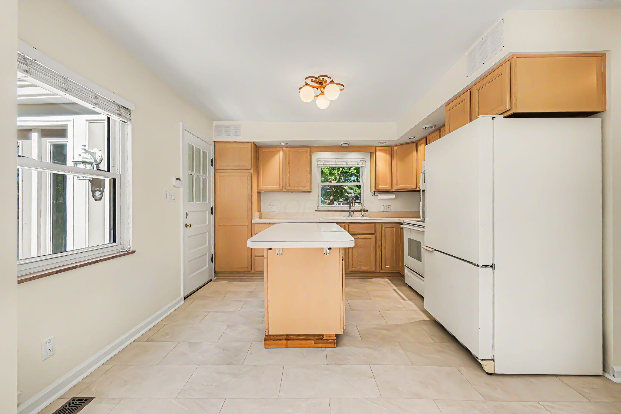 93 North Harding Road Columbus, OH 43209 - Photo 17 of 67