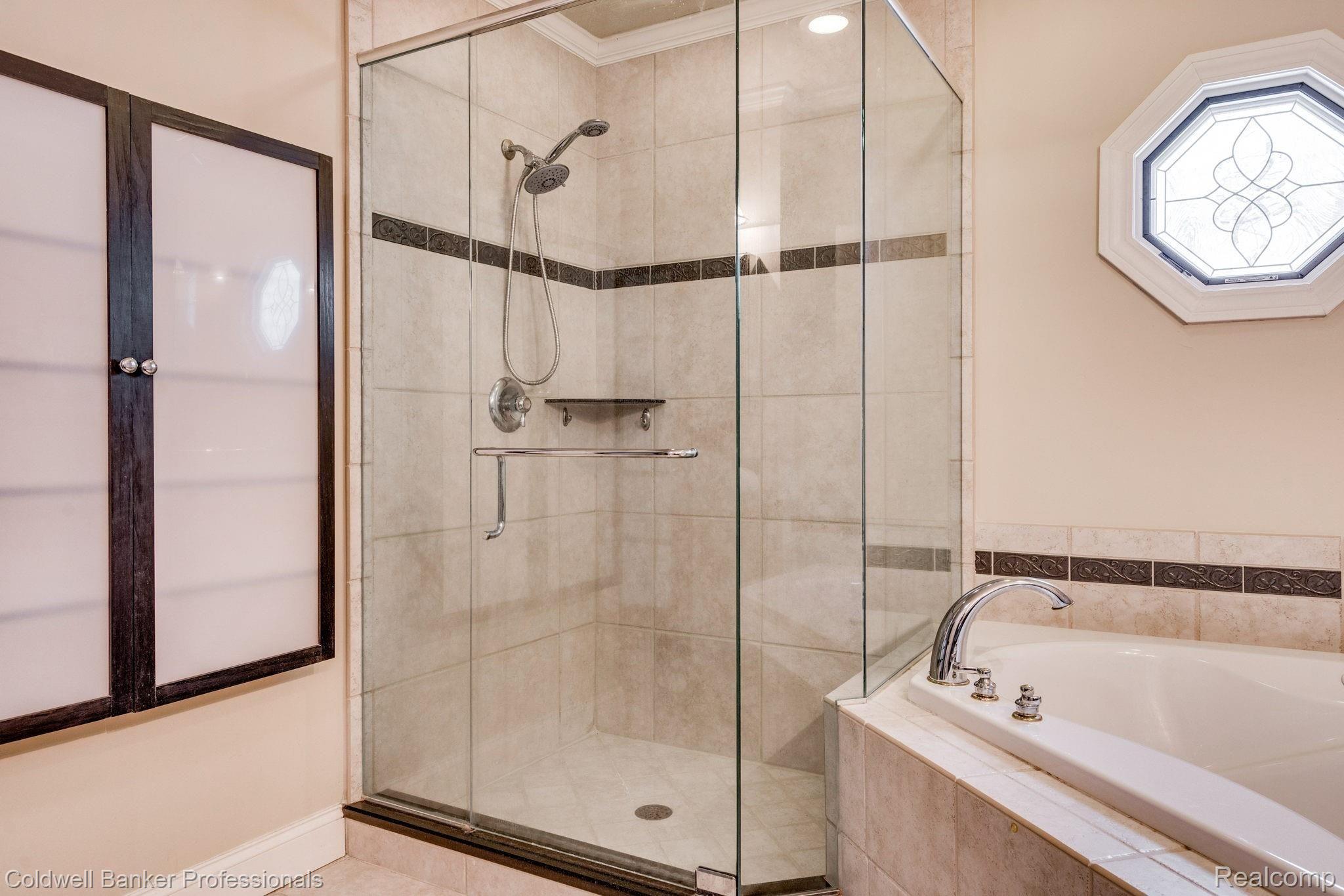 565 Clyde Road Highland, MI 48357 - Photo 27 of 52 29-web-or-mls-565-Clyde-Rd-29.jpg