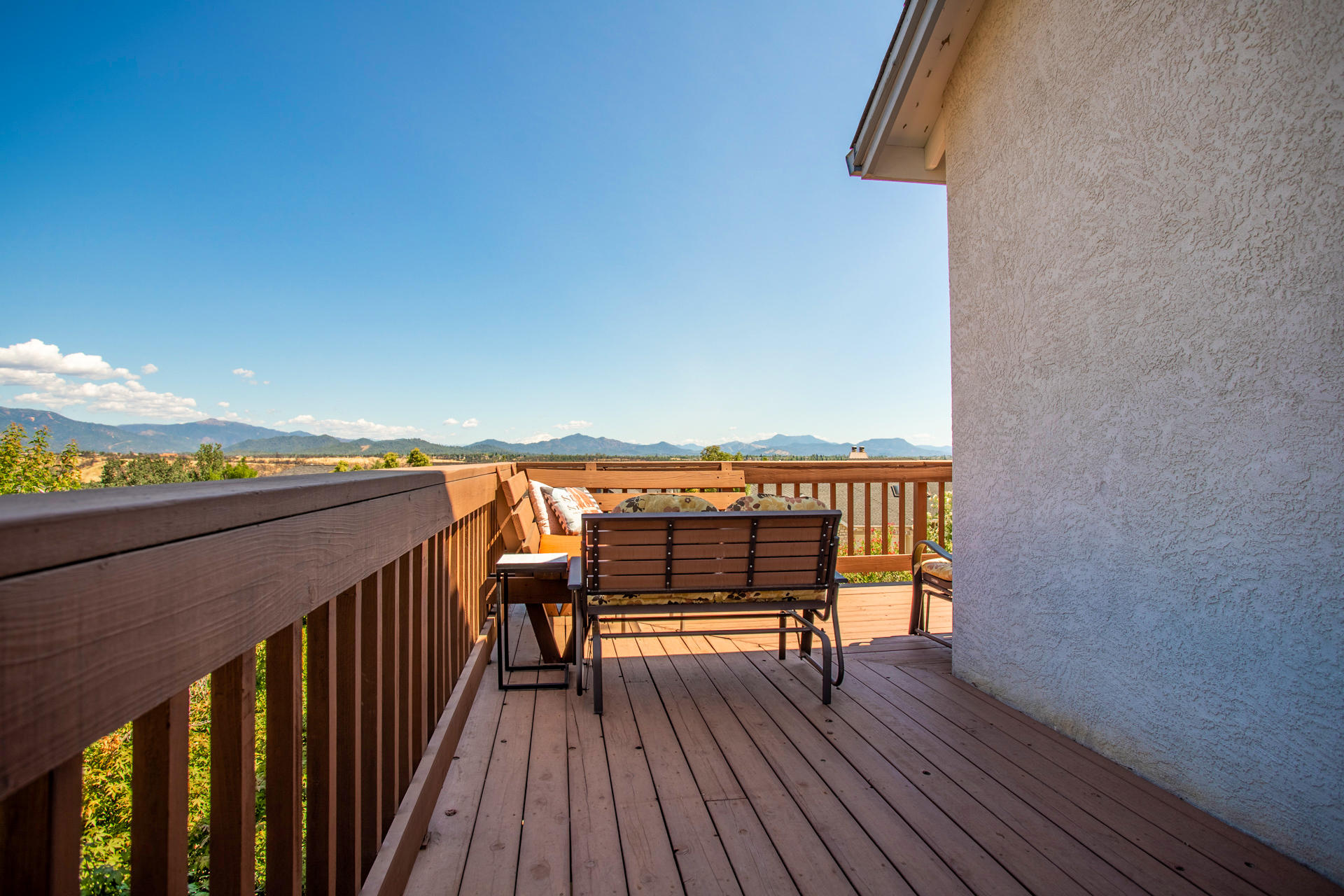 3150 Pinot Path Redding, CA 96001 - Photo 30 of 40 82 Deck