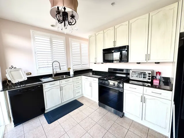 $349,900 | 7753 Van Buren Street, Unit 401, Forest Park, IL 60130