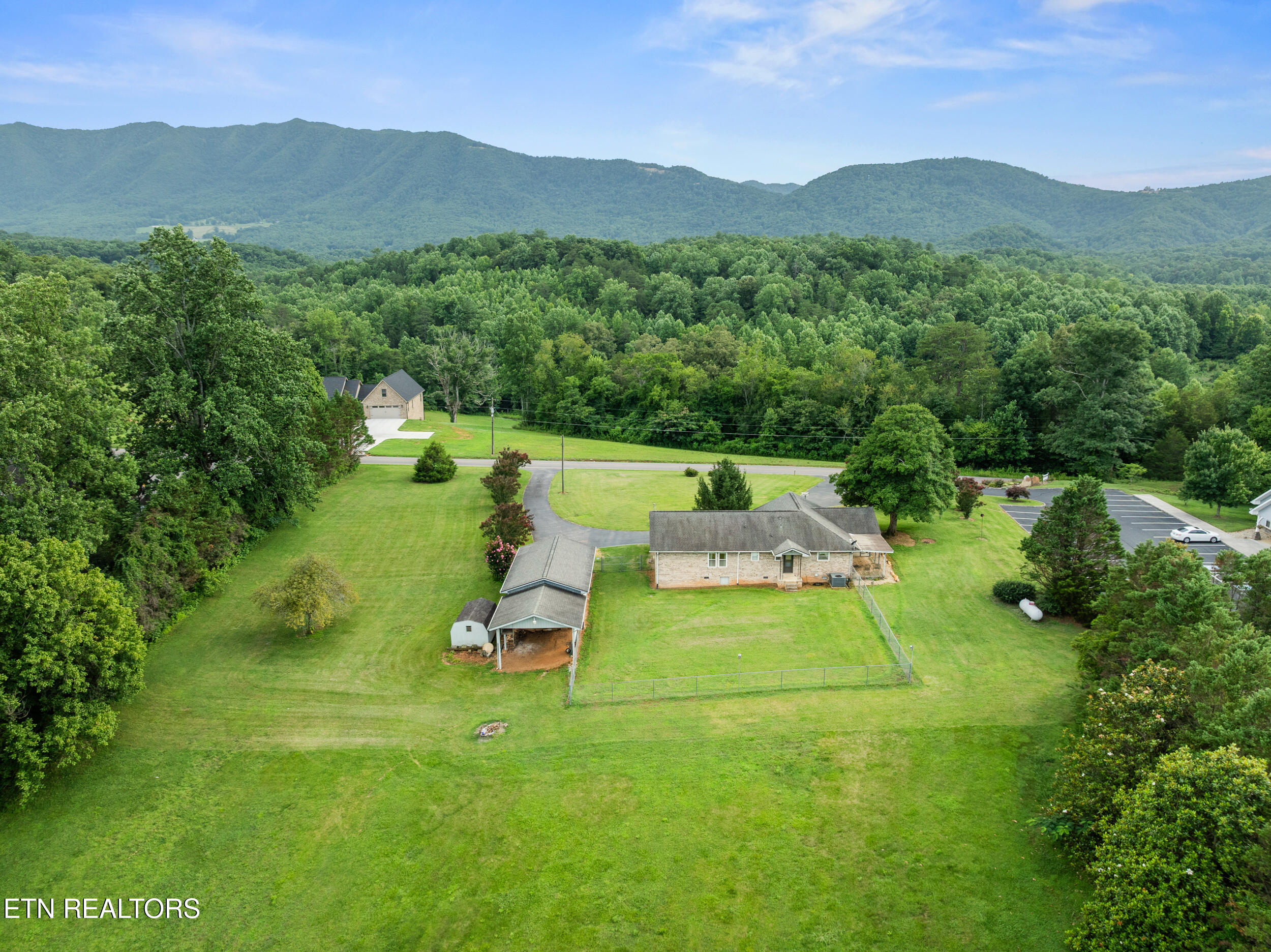 7197 Old Tuckaleechee Road Townsend, TN 37882 - Photo 4 of 48 7197 old tuckaleechee rd-54