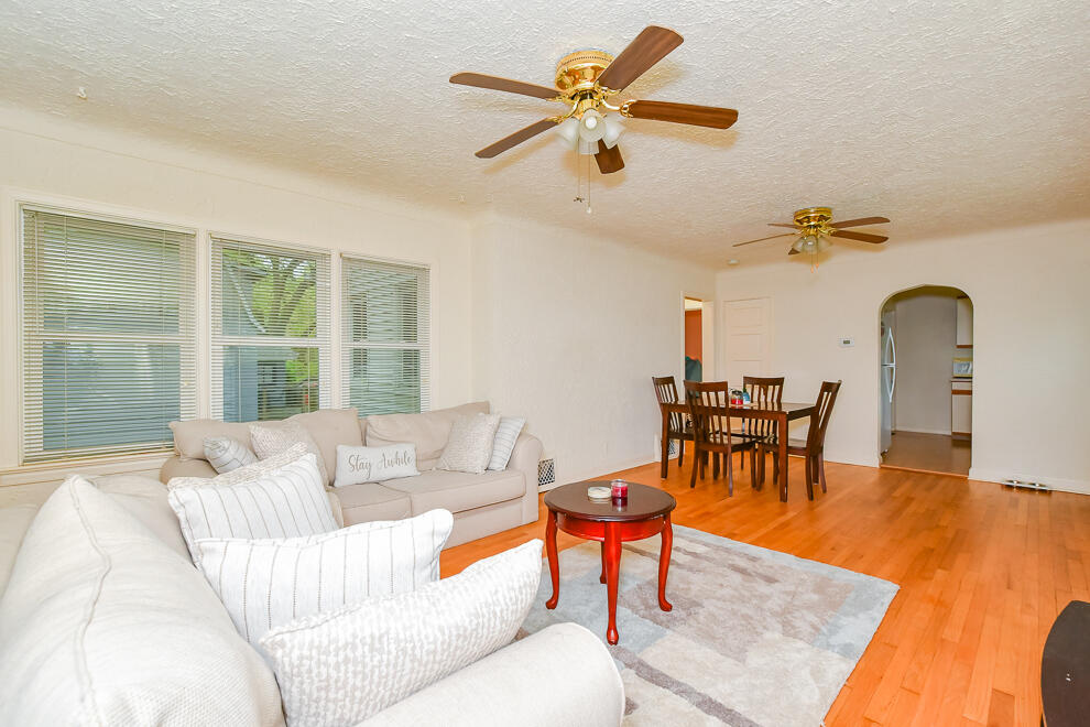 9203 Portage Road Portage, MI 49002 - Photo 4 of 30 RN5_1089