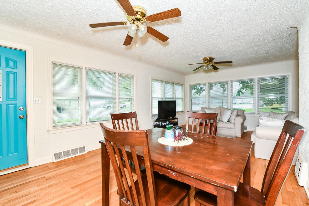 9203 Portage Road Portage, MI 49002 - Photo 5 of 30 RN5_1088