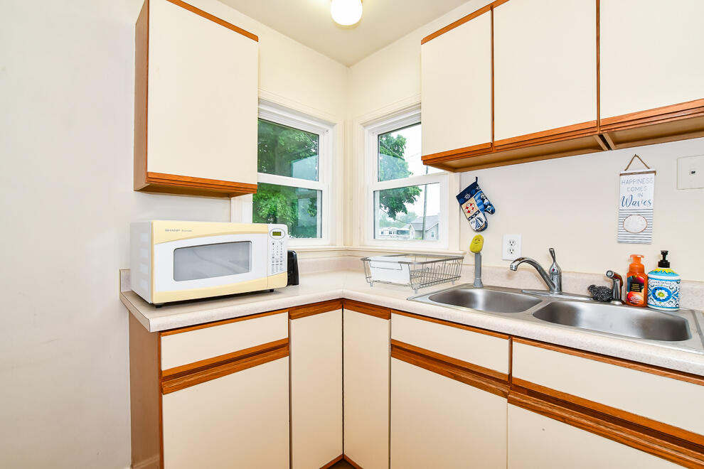 9203 Portage Road Portage, MI 49002 - Photo 8 of 30 RN5_1094