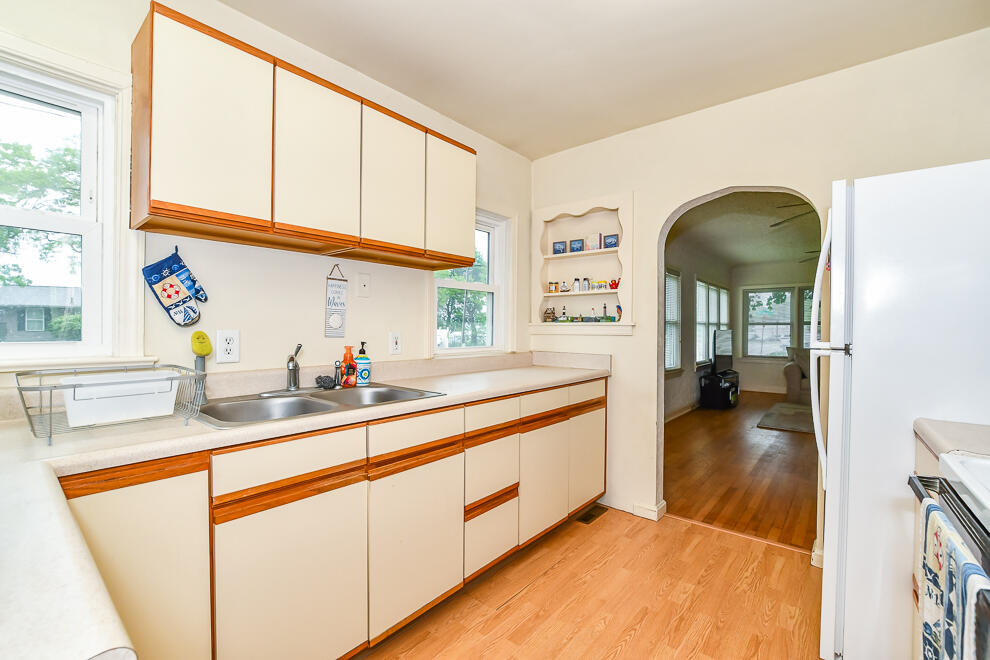 9203 Portage Road Portage, MI 49002 - Photo 9 of 30 RN5_1095