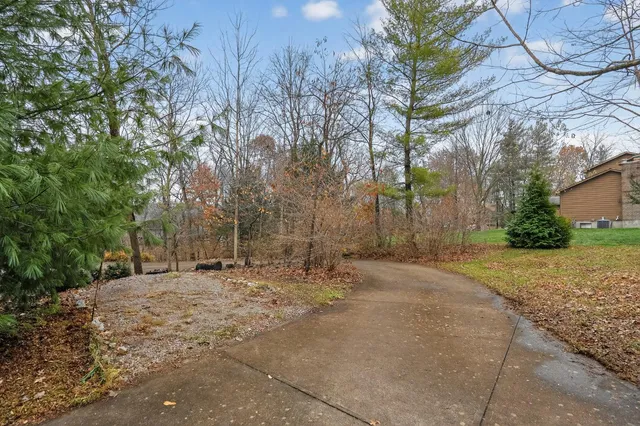 $599,900 | 20074 Ravenda Drive, Lawrenceburg, IN 47025