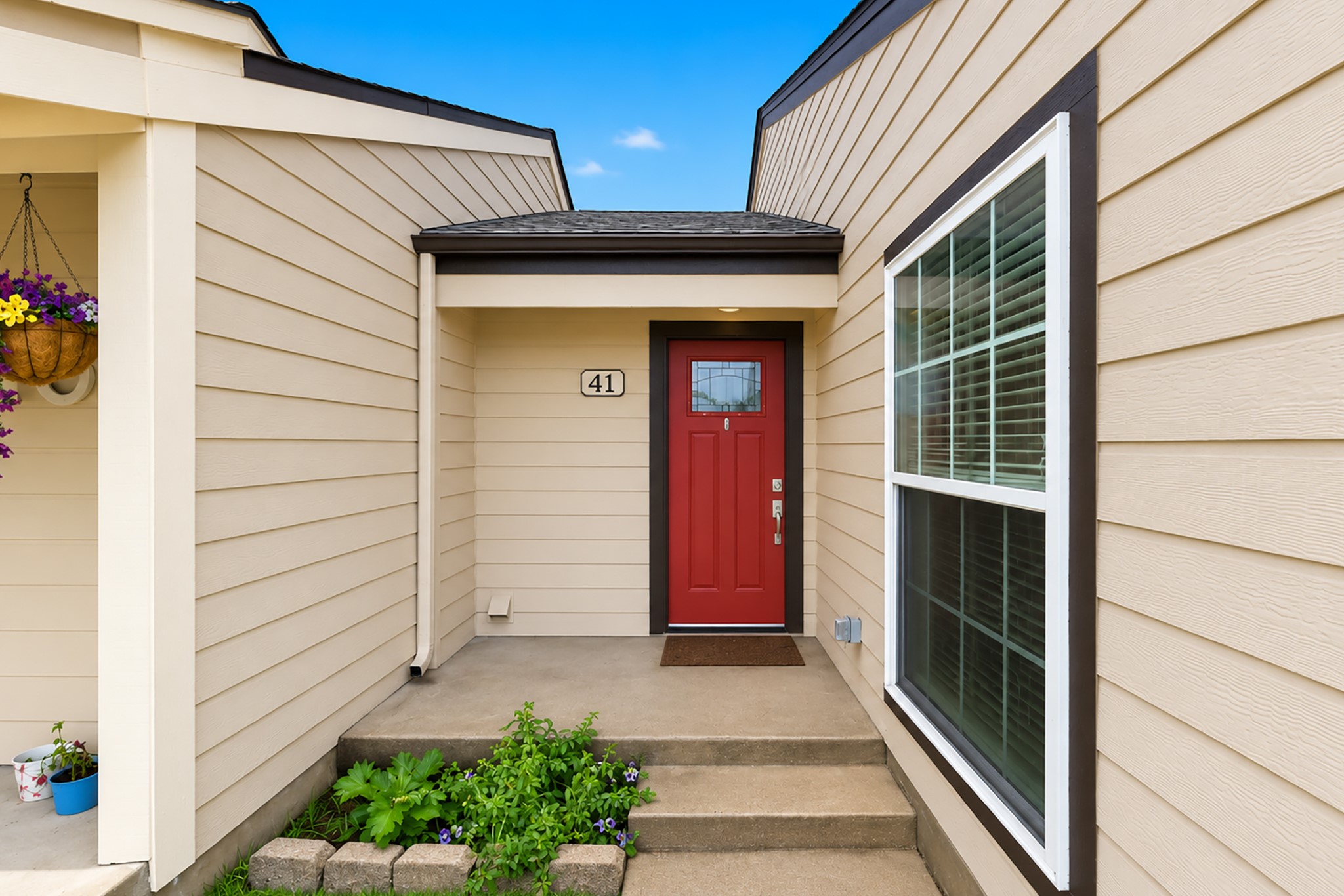 41 Driving Range Lane Trinity, TX 75862 - Photo 2 of 21 Private entrance and front porch