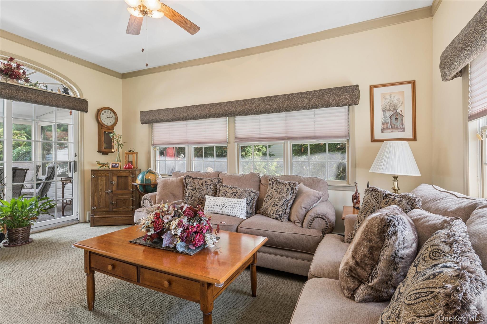 43 Beverly Road Merrick, NY 11566 - Photo 8 of 48 Gallery Image 8