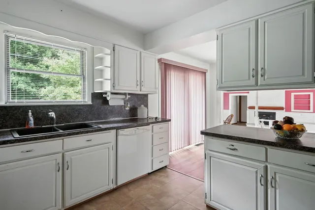 $300,000 | 9222 North McKinley Road, Montrose, MI 48457