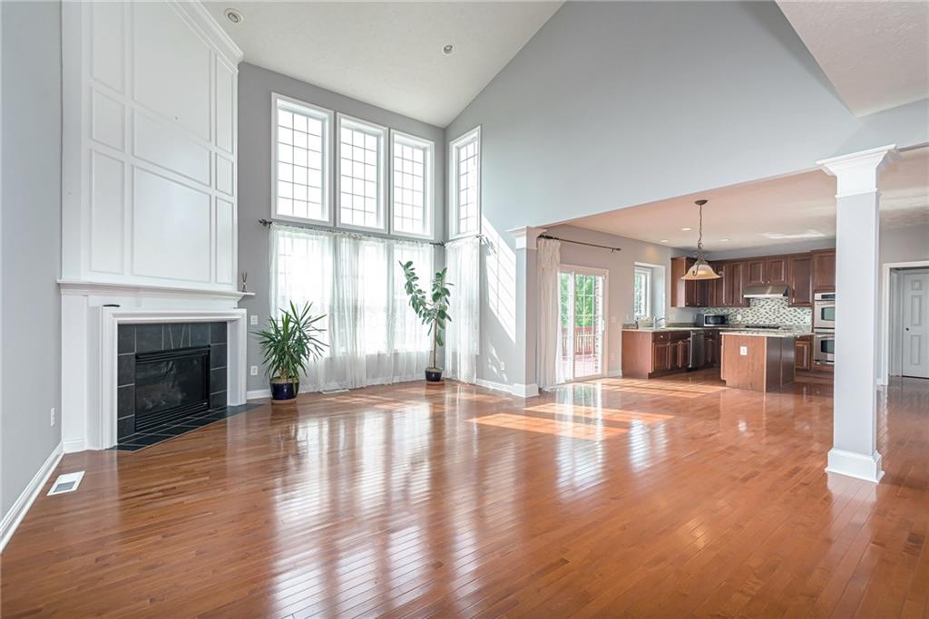 3957 Long Ridge Boulevard Carmel, IN 46074 - Photo 8 of 40 Gallery Image 8