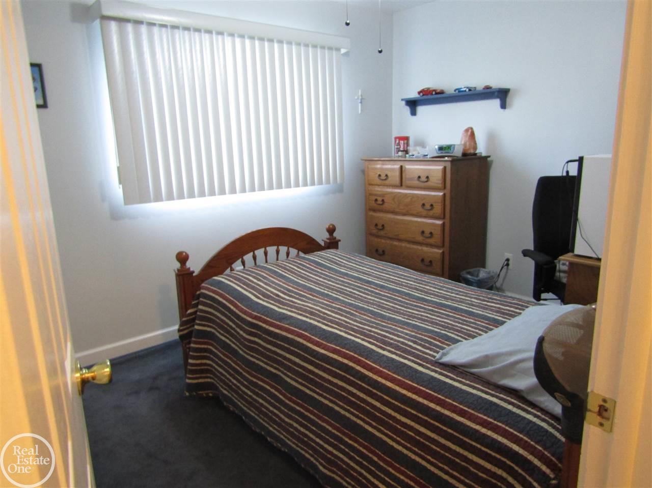 53601 Jewell Road Utica, MI 48315 - Photo 9 of 27 31321308-8.JPG