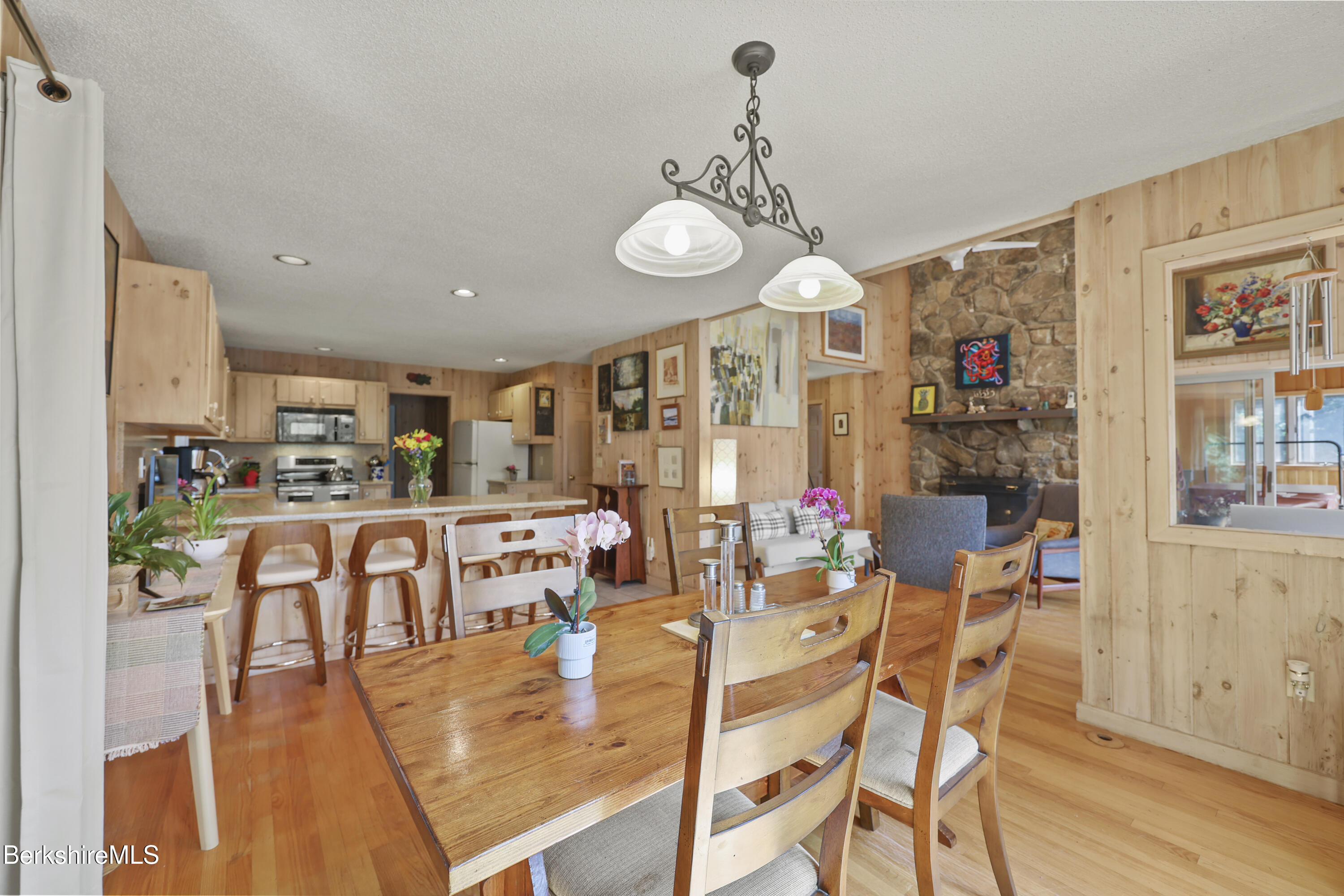 91 William Holmes Road Becket, MA 01223 - Photo 23 of 67 90 Dining Room