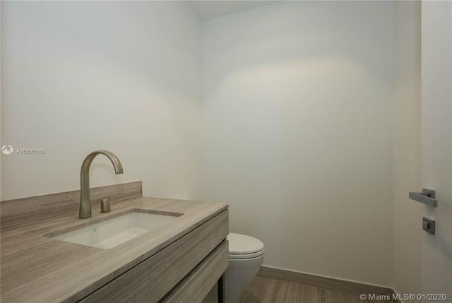 $5,400,000 | 18975 Collins Avenue, Unit 4400, Sunny Isles Beach, FL 33160