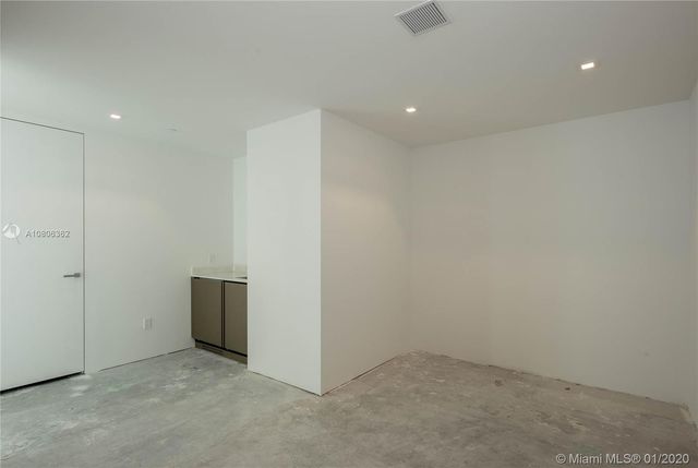 $5,400,000 | 18975 Collins Avenue, Unit 4400, Sunny Isles Beach, FL 33160