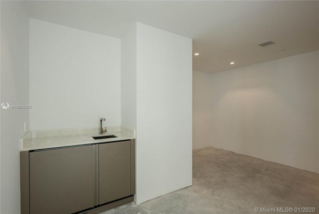 $5,400,000 | 18975 Collins Avenue, Unit 4400, Sunny Isles Beach, FL 33160