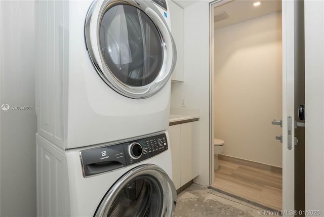 $5,400,000 | 18975 Collins Avenue, Unit 4400, Sunny Isles Beach, FL 33160