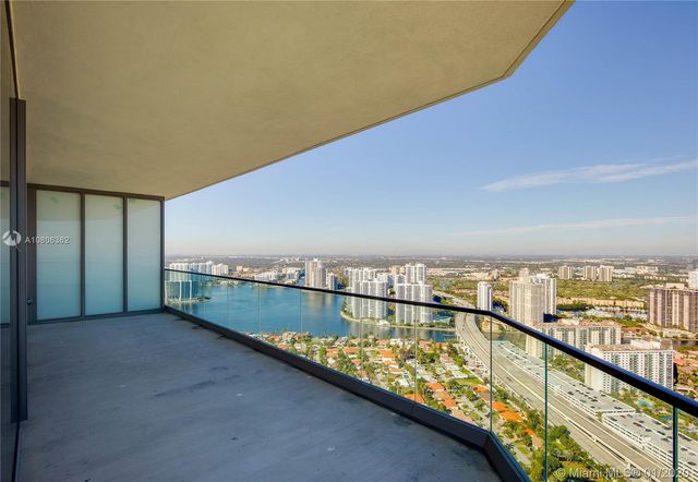 $5,400,000 | 18975 Collins Avenue, Unit 4400, Sunny Isles Beach, FL 33160
