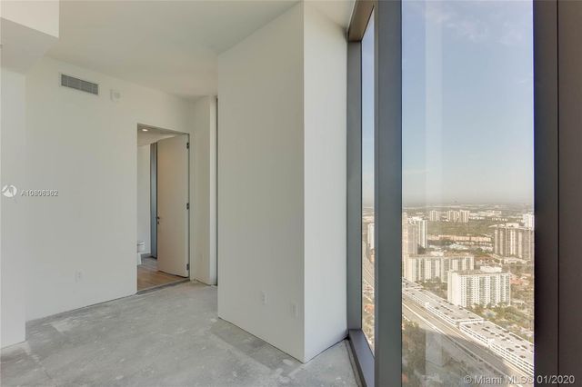 $5,400,000 | 18975 Collins Avenue, Unit 4400, Sunny Isles Beach, FL 33160