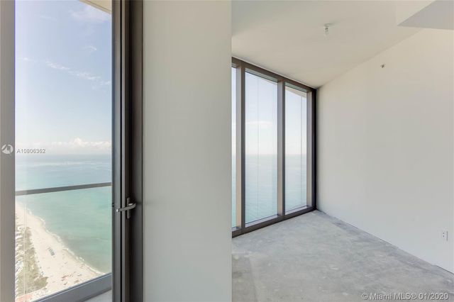 $5,400,000 | 18975 Collins Avenue, Unit 4400, Sunny Isles Beach, FL 33160