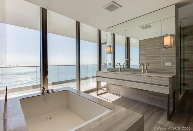 $5,400,000 | 18975 Collins Avenue, Unit 4400, Sunny Isles Beach, FL 33160
