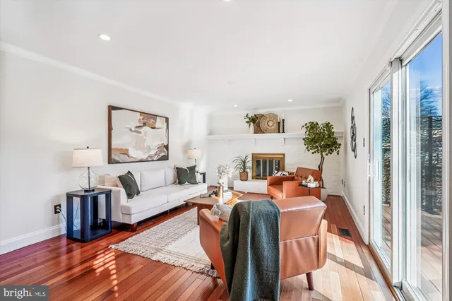 $869,900 | 2619 New Banner Lane, Herndon, VA 20171