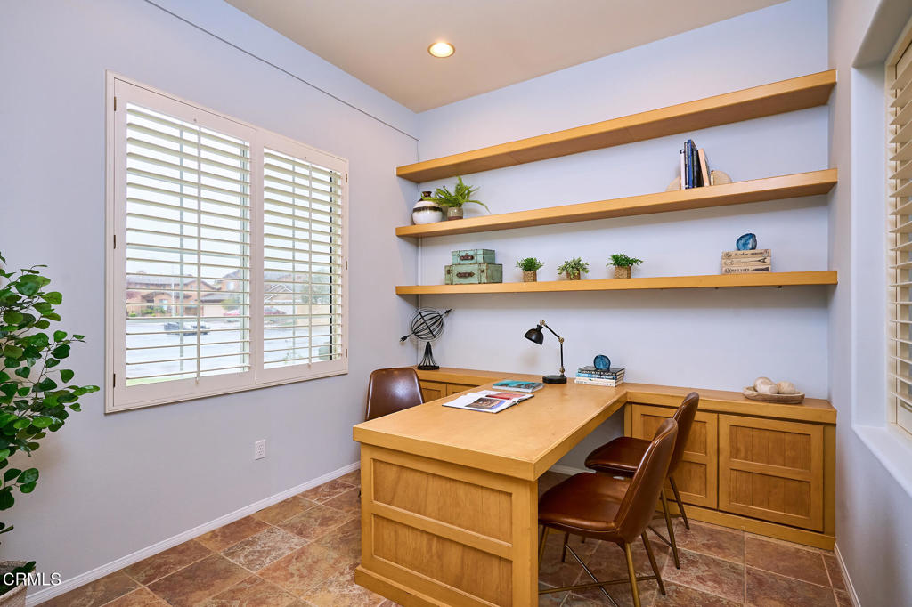 415 Caliente Way Oxnard, CA 93036 - Photo 8 of 23 Gallery Image 8