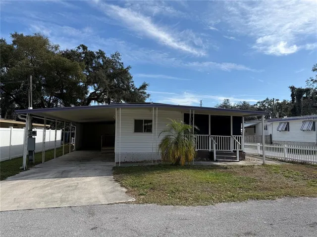 $92,999 | 5104 Little Lake Court, Zephyrhills, FL 33542