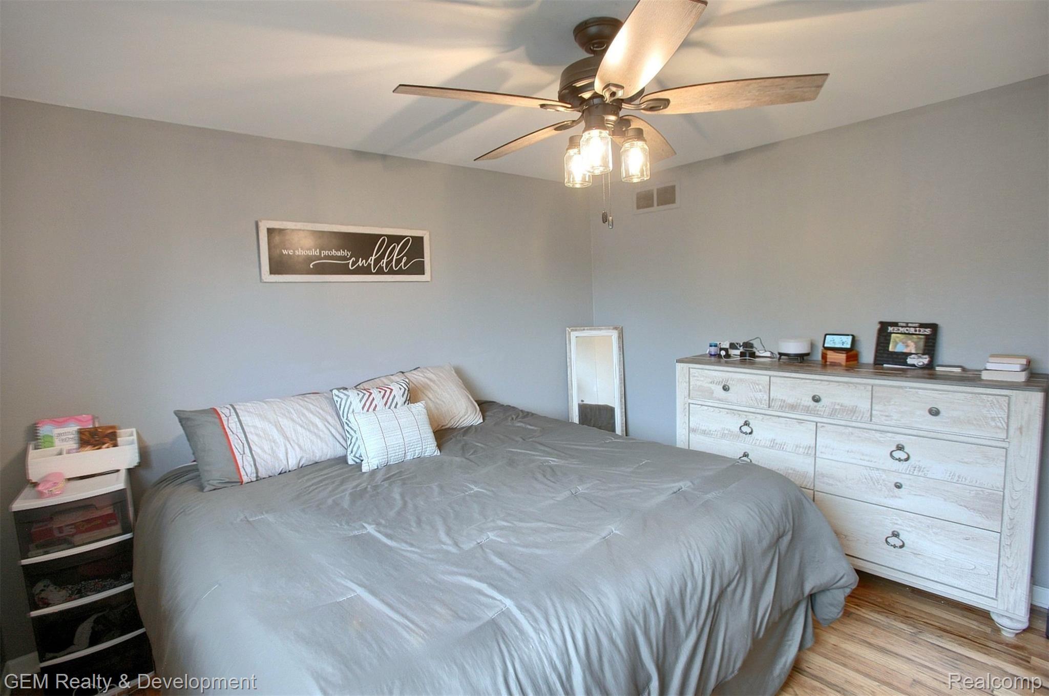 22434 Tuck Road Farmington, MI 48336 - Photo 12 of 24 13.jpg