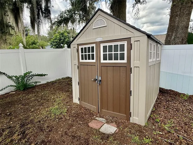 $2,100 | 1346 Rolling River Road, Deland, FL 32720