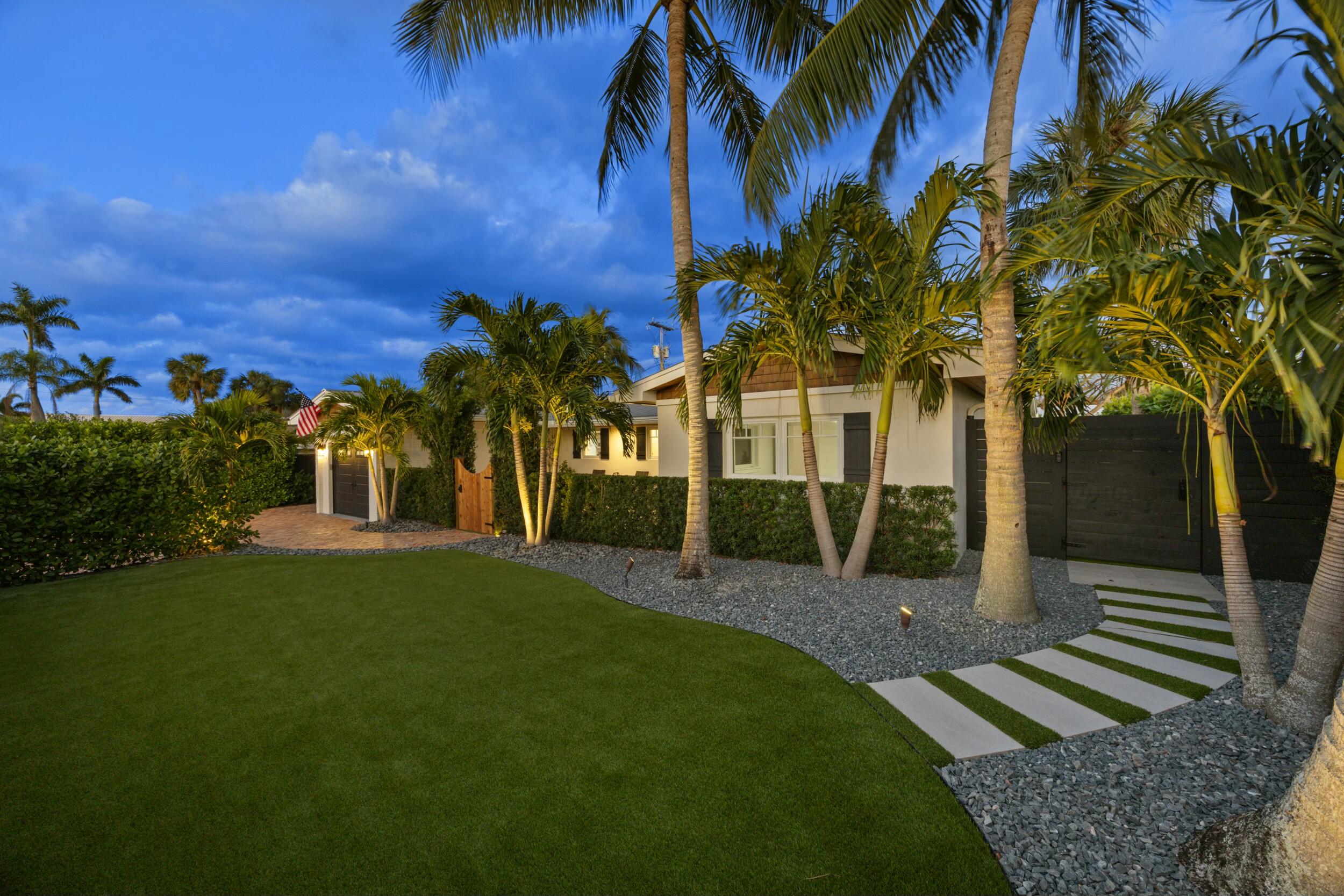 370 Mars Avenue Tequesta, FL 33469 - Photo 3 of 52 tempImageALHxld