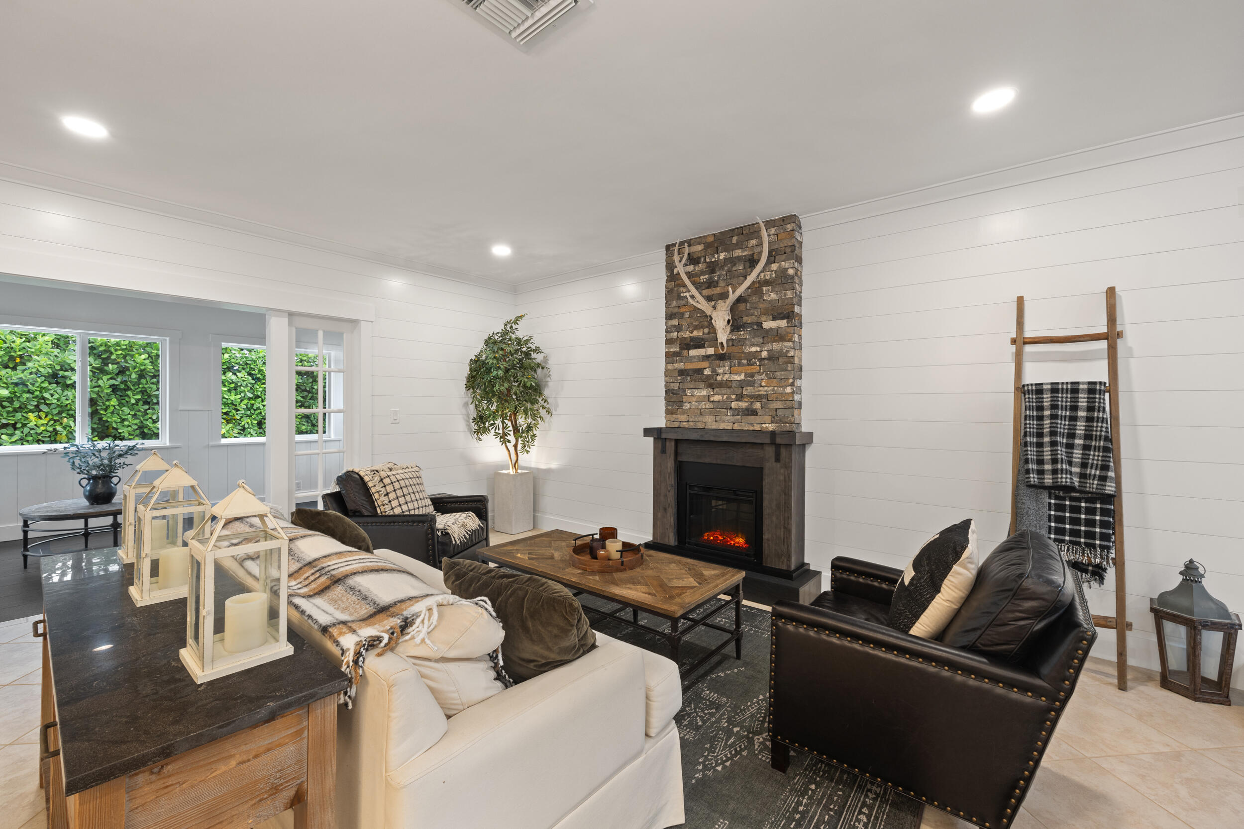 370 Mars Avenue Tequesta, FL 33469 - Photo 6 of 52 3_8p3a3804