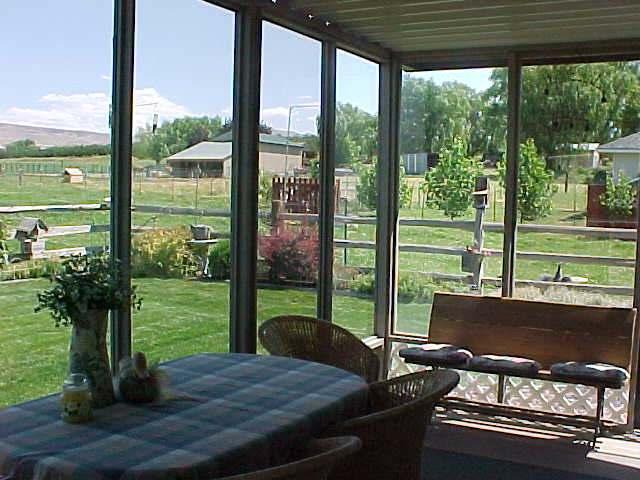 491 East Duffield Road Moxee, WA 98936 - Photo 8 of 9 a outdoor view with a sitting space