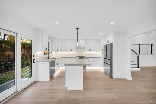 $1,400,000 | 82 Seton Drive, New Rochelle, NY 10804