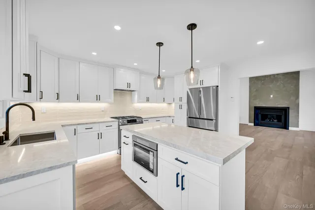 $1,400,000 | 82 Seton Drive, New Rochelle, NY 10804