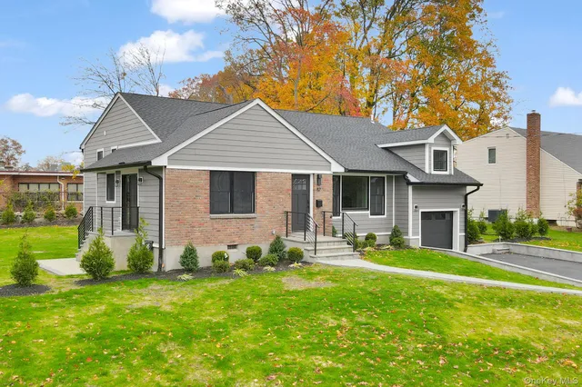 $1,400,000 | 82 Seton Drive, New Rochelle, NY 10804