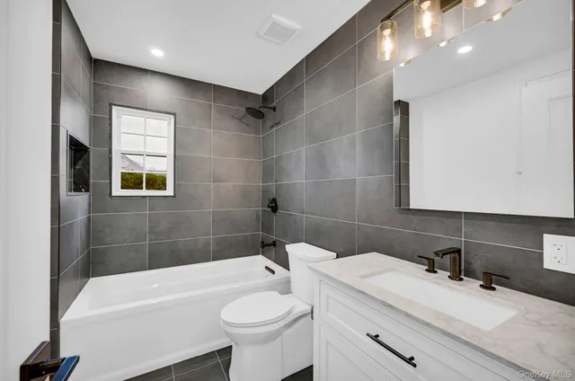 $1,400,000 | 82 Seton Drive, New Rochelle, NY 10804