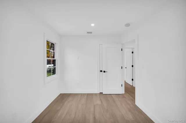 $1,400,000 | 82 Seton Drive, New Rochelle, NY 10804