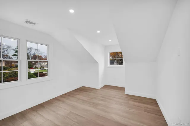 $1,400,000 | 82 Seton Drive, New Rochelle, NY 10804