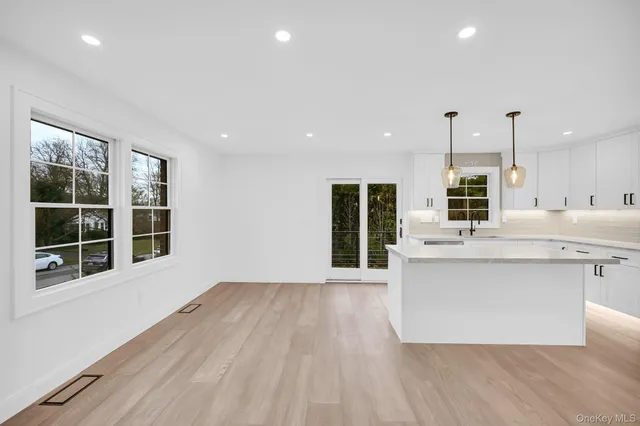 $1,400,000 | 82 Seton Drive, New Rochelle, NY 10804