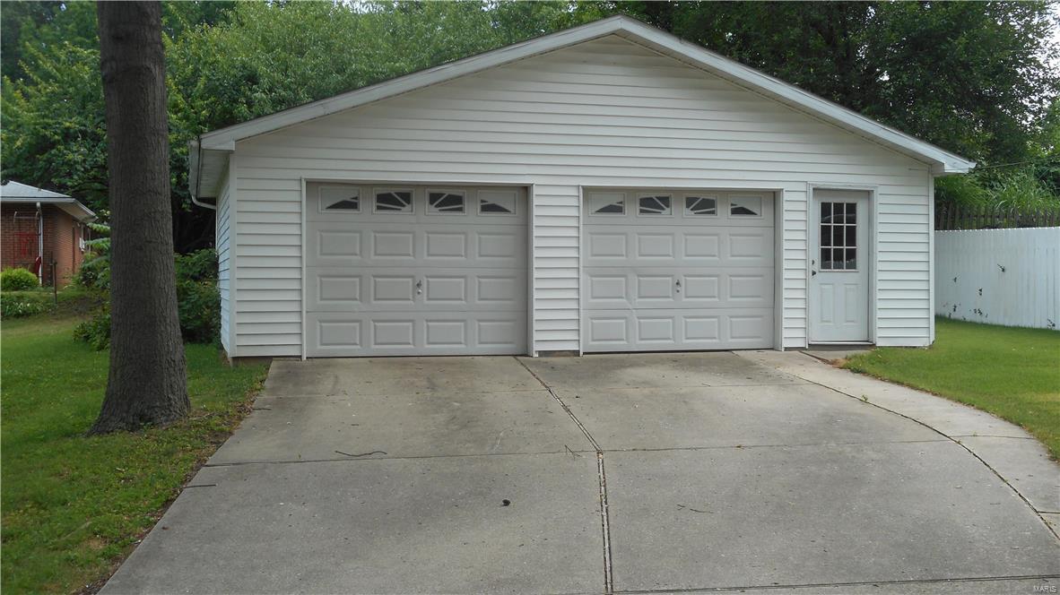 858 Danforth Street Alton, IL 62002 - Photo 3 of 24