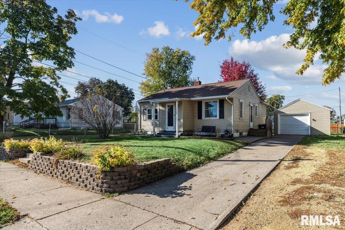 1304 South 10th Street Clinton, IA 52732 - Photo 2 of 23