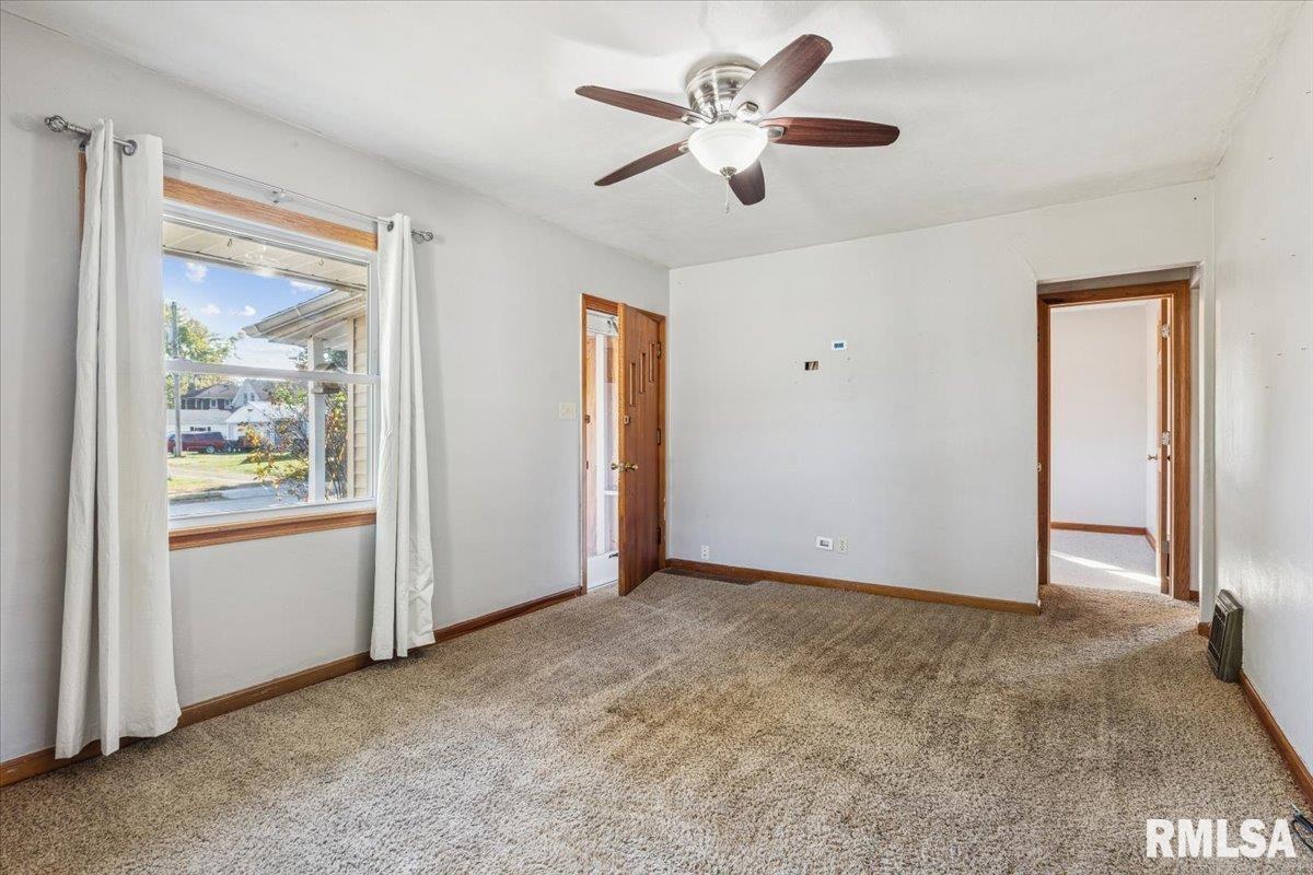 1304 South 10th Street Clinton, IA 52732 - Photo 7 of 23