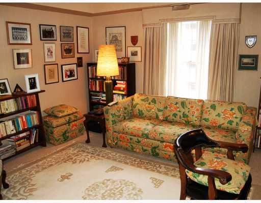 300 Fox Chapel Road, Unit 518 Pittsburgh, PA 15238 - Photo 11 of 18 Den/Family/Great Room.
